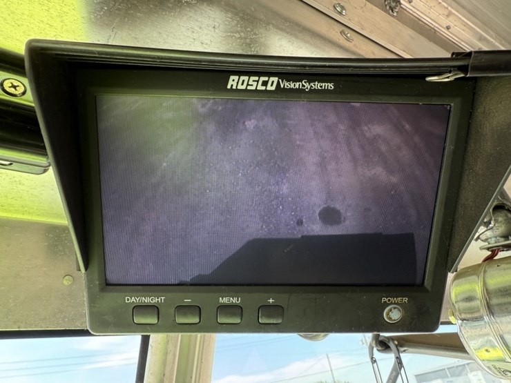 2010-freightliner-mt55-image-27