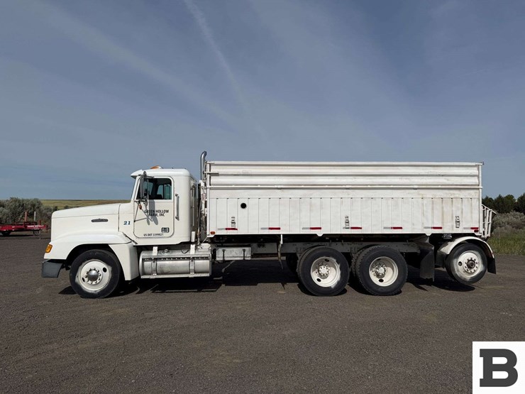 1989-freightliner-fld120-image-3