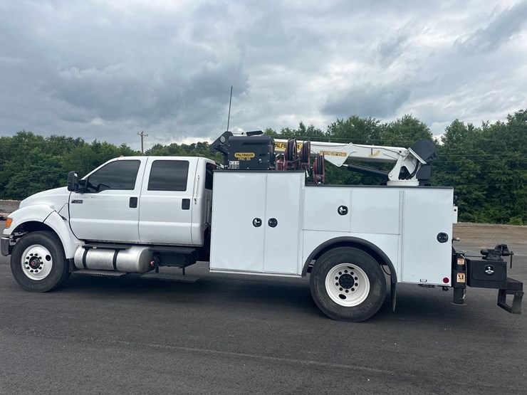 2013-ford-f750-image-10