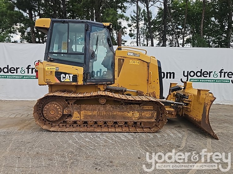 2016-caterpillar-d5k2-lgp-image-6