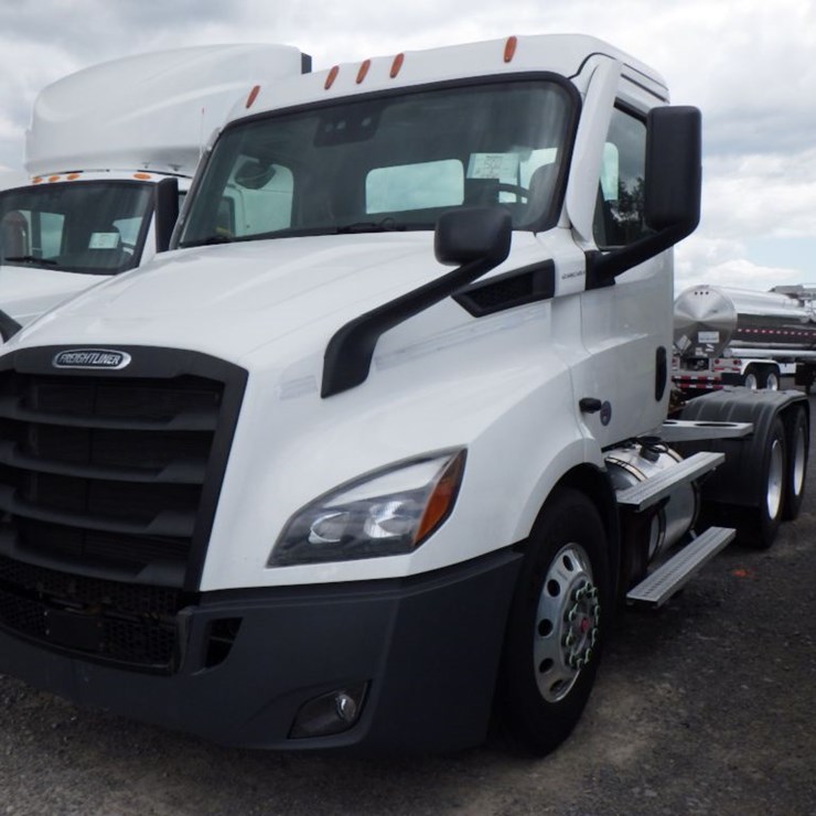2020 FREIGHTLINER CASCADIA 116
