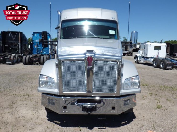 2019-kenworth-t880-image-2