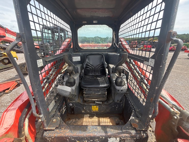 kubota-svl65-2-image-9