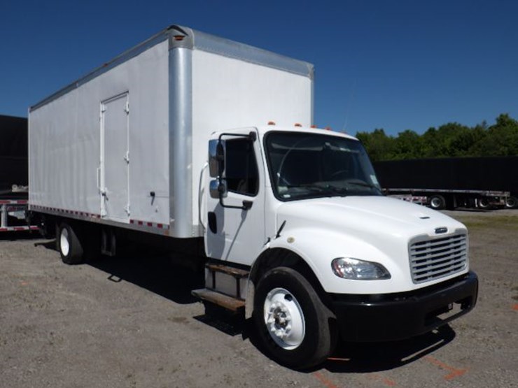 2016-freightliner-m2-106-image-4