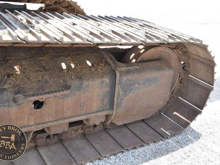 2019-caterpillar-336-image-41