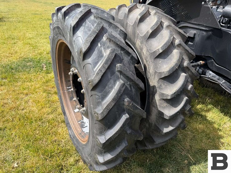 2017-case-ih-magnum-250-cvt-image-39