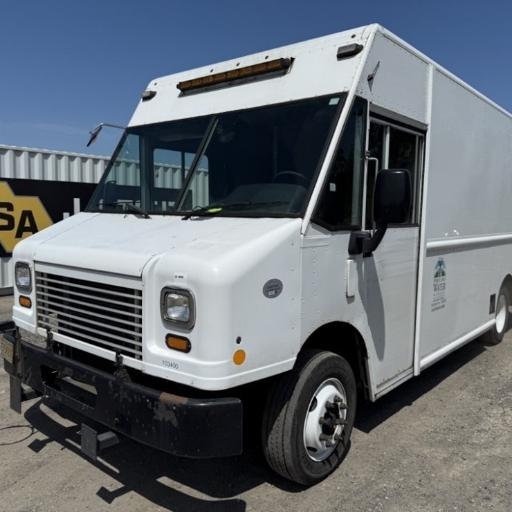 2010 FREIGHTLINER MT55