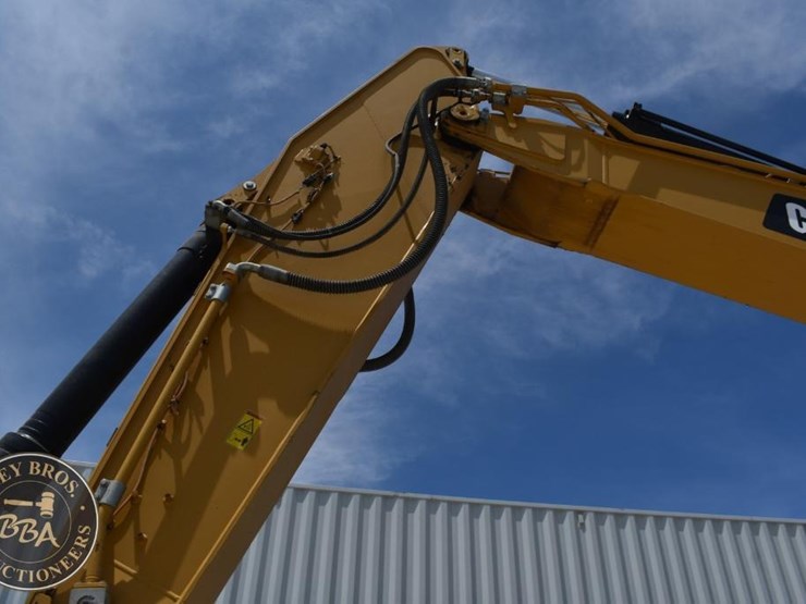 2019-caterpillar-336-image-19