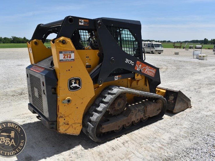 2019-deere-317g-image-9