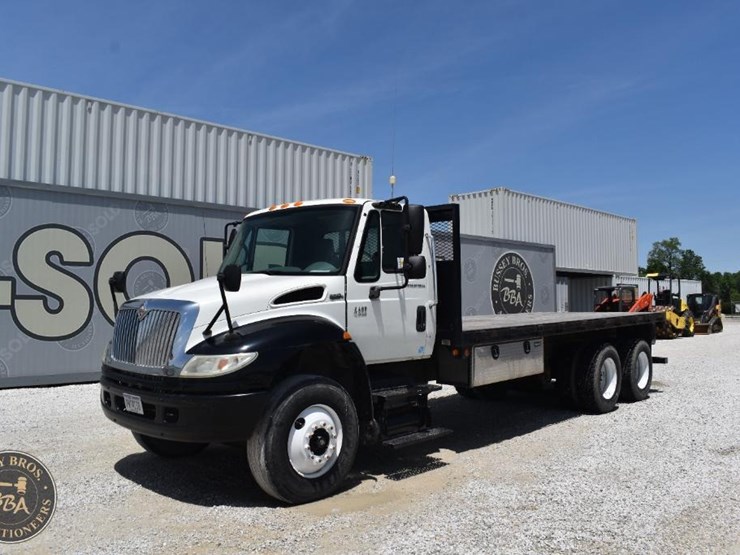 2007-international-durastar-4400-image-2