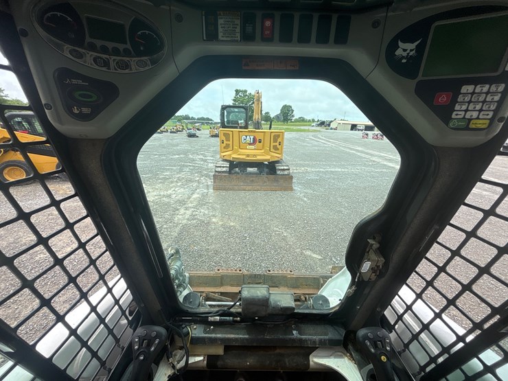 2009-bobcat-t250-image-10
