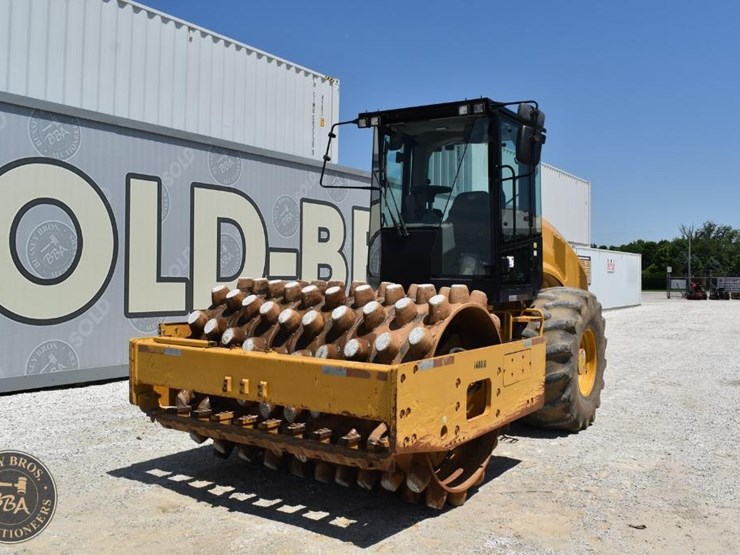 2014-caterpillar-cp56b-image-2
