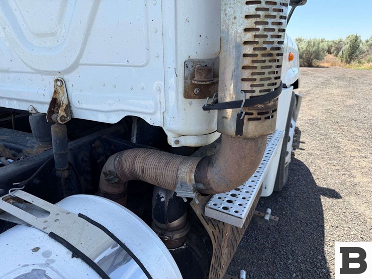 2016-freightliner-cascadia-125-image-41