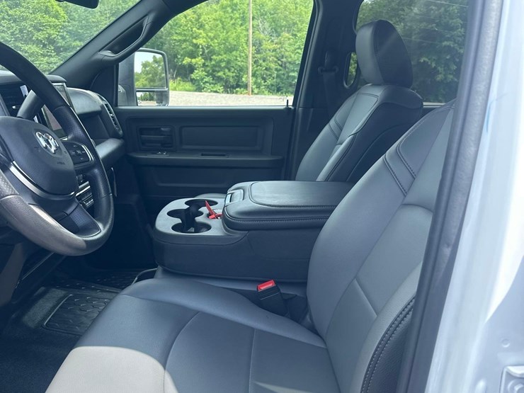 2026-dodge-ram-5500-image-40