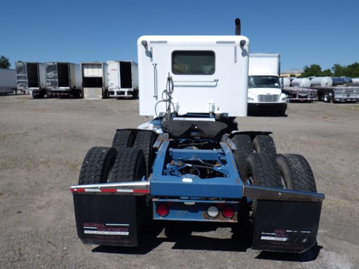 2012-peterbilt-367-image-11