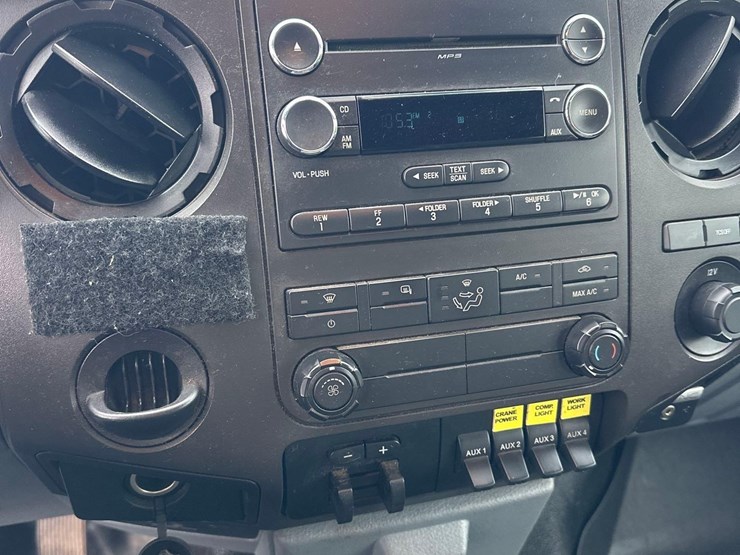 2016-ford-f550-xl-image-31