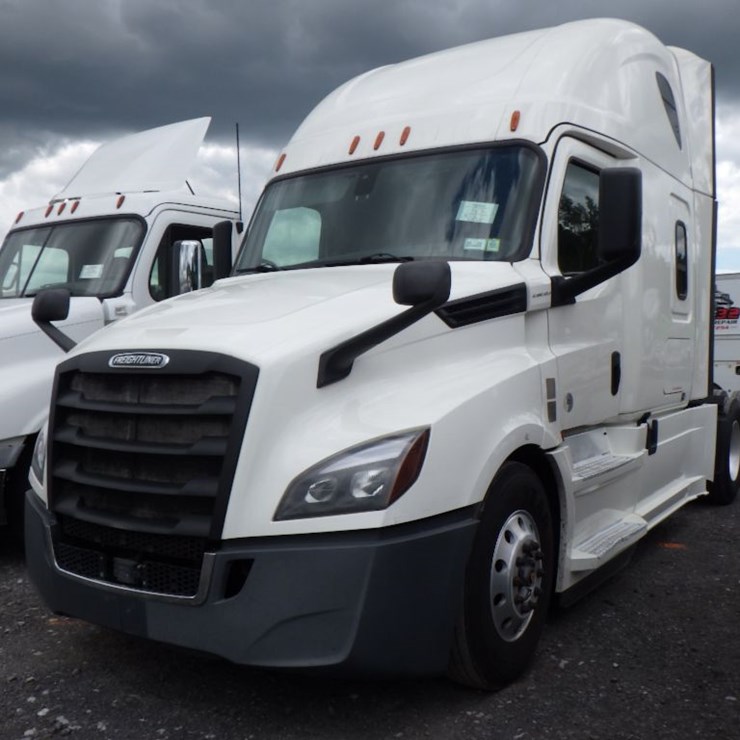 2019 FREIGHTLINER CASCADIA 126