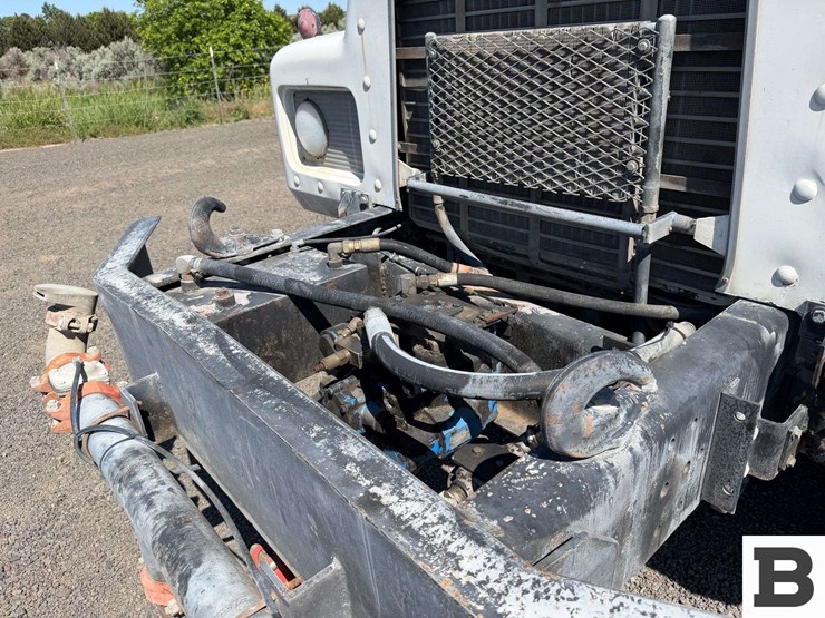 1990-mack-rd688s-image-10