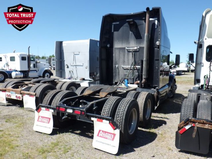2022-peterbilt-579-image-10