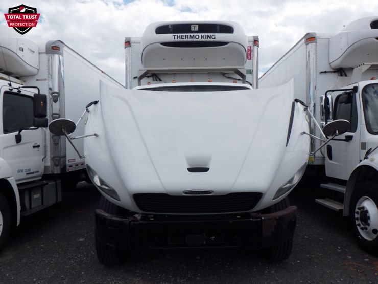 2020-freightliner-m2-106-image-17