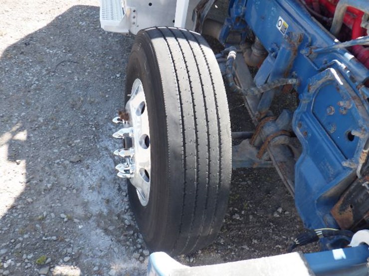 2012-peterbilt-367-image-25