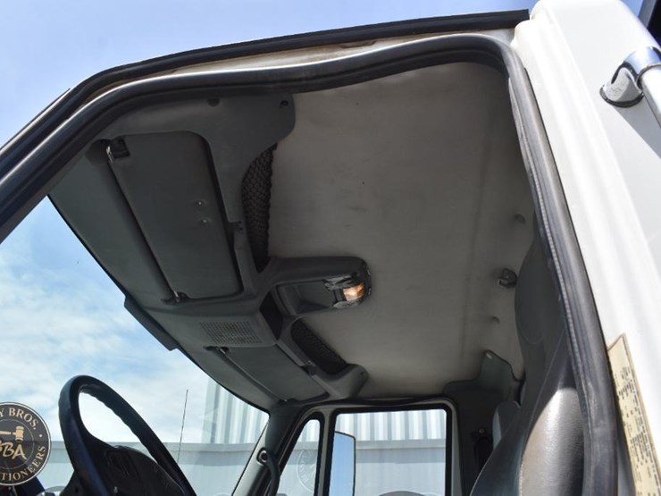 2007-international-durastar-4400-image-41