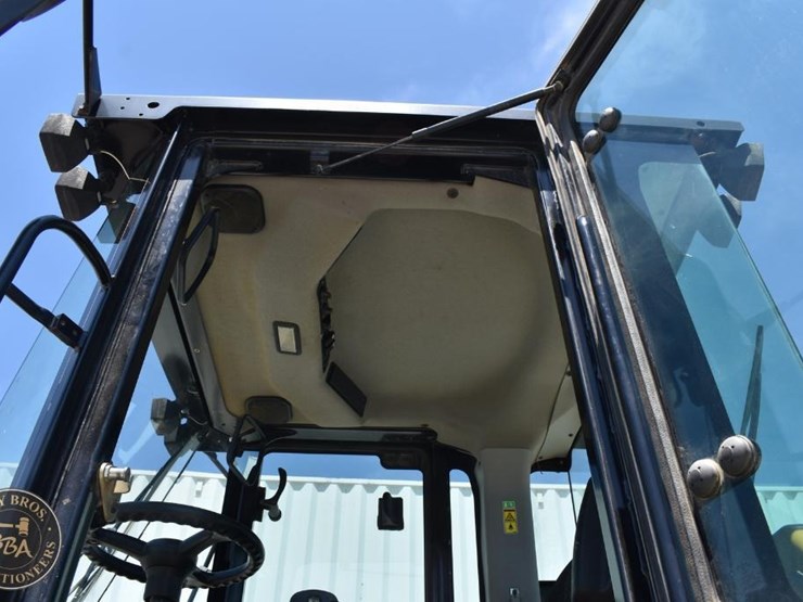 2014-caterpillar-cp56b-image-37