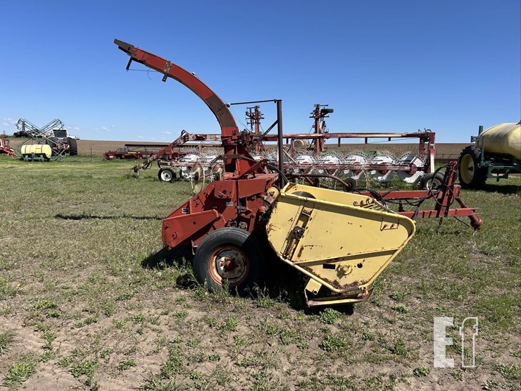 new-holland-892-image-2