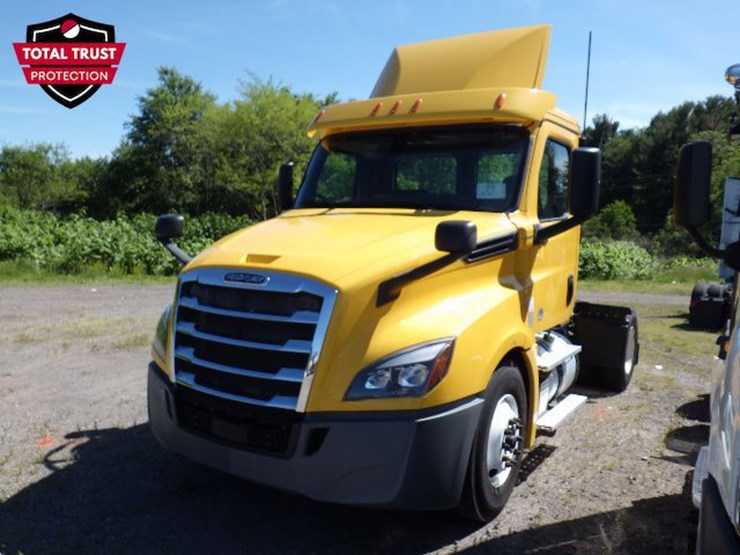 2019-freightliner-cascadia-126-image-1