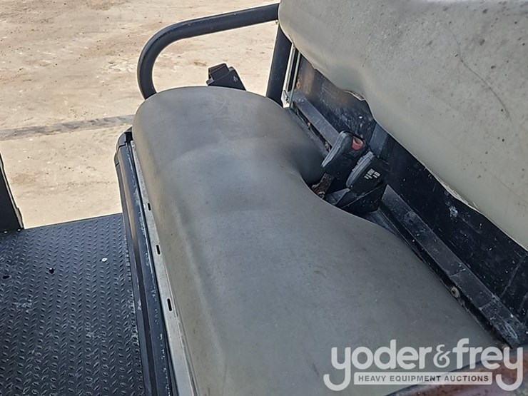 2018-club-car-carryall-1700-image-18