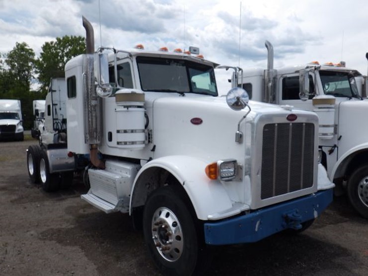 2012-peterbilt-367-image-4