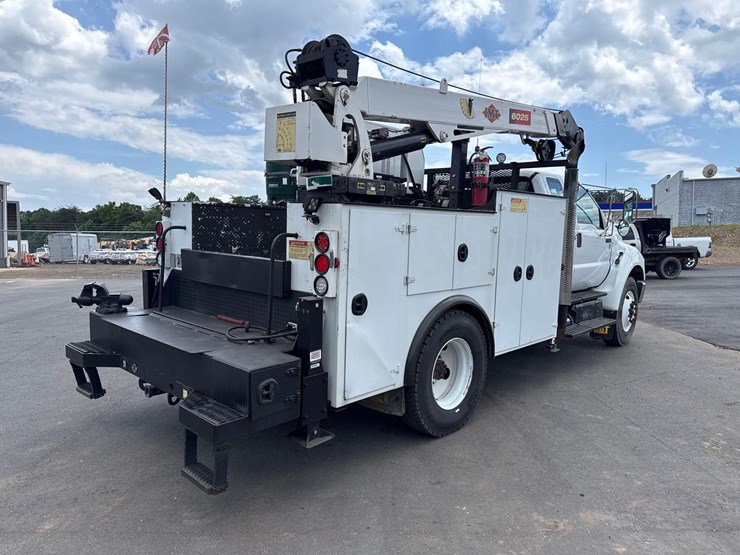 2015-ford-f750-xlt-image-5