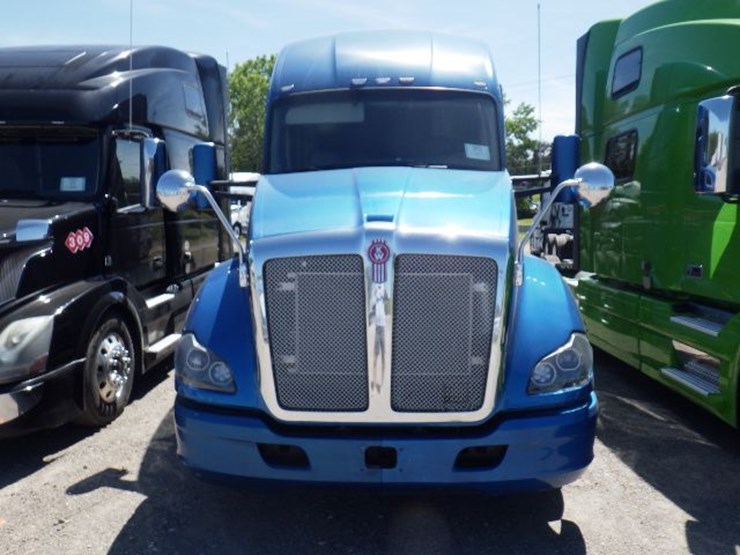 2016-kenworth-t680-image-2