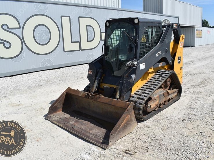 2019-deere-317g-42975-image-28