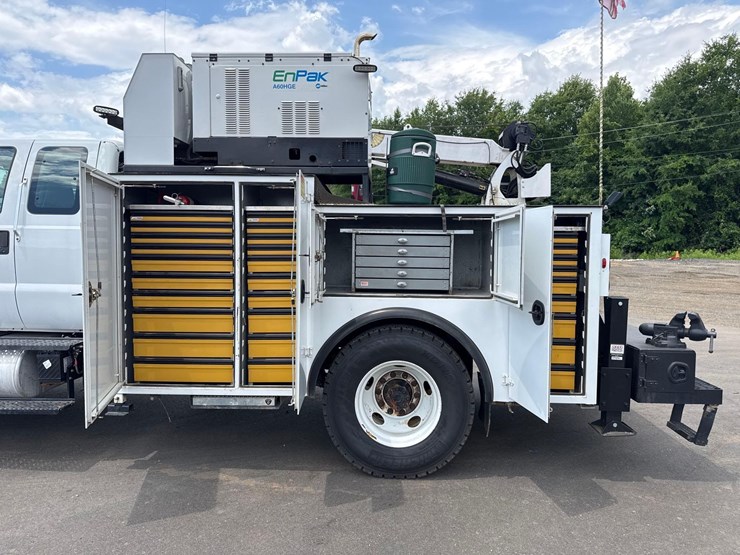 2015-ford-f750-xlt-image-26