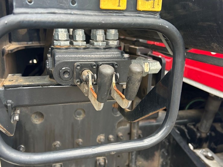 2016-mack-granite-gu713-image-52