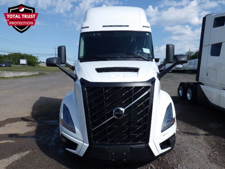 2025-volvo-vnl860-image-2