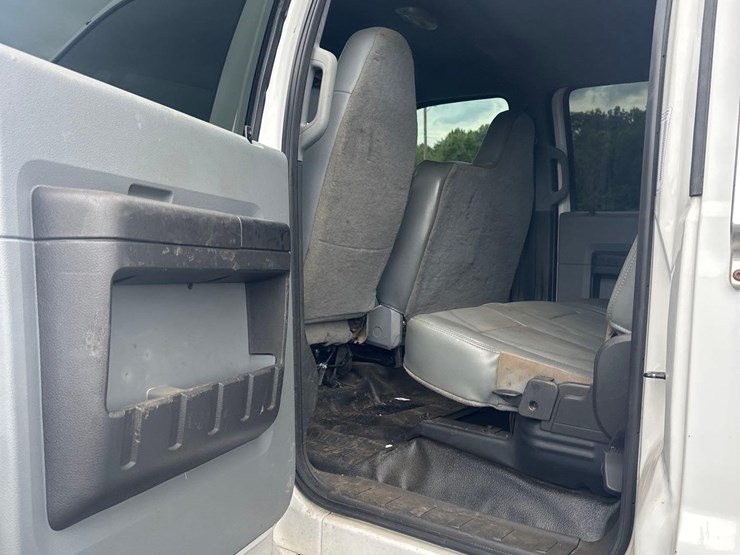 2013-ford-f750-image-32