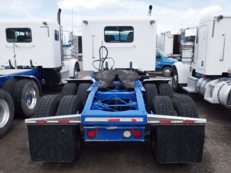 2012-peterbilt-367-image-10