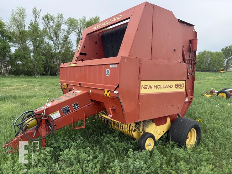new-holland-660-image-1