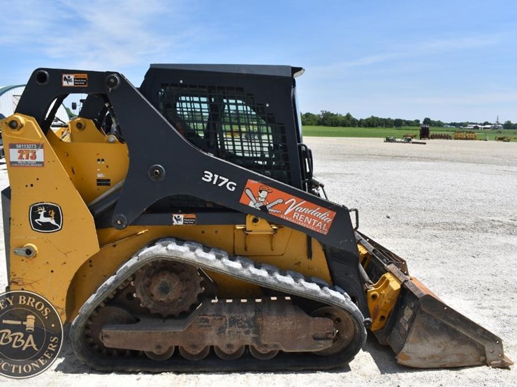 2019-deere-317g-image-11