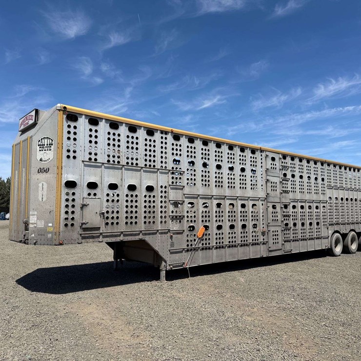 2010 MERRITT LIVESTOCK