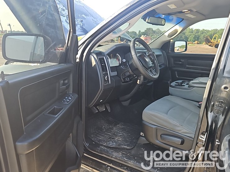 2013-dodge-1500-image-21