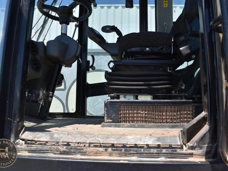 2014-caterpillar-cp56b-image-36