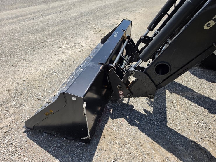 2005-new-holland-ts115a-image-24