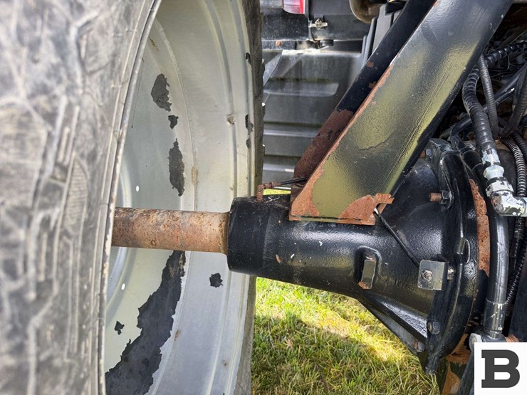 2014-case-ih-magnum-200-cvt-image-39