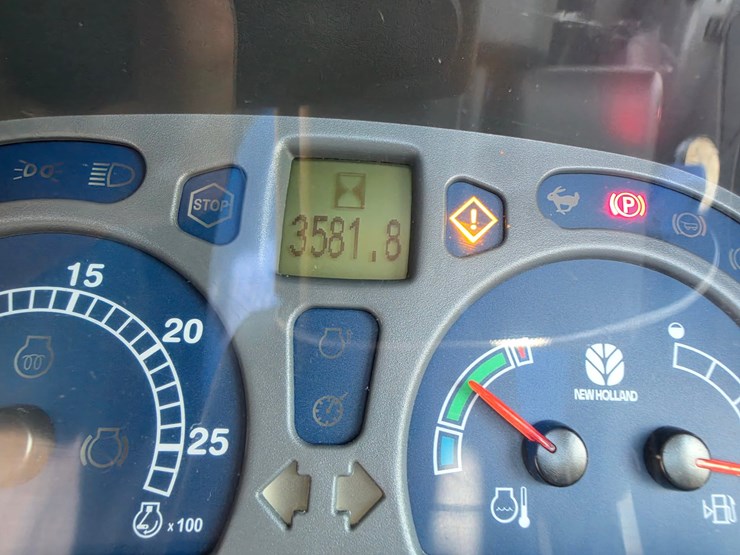 2005-new-holland-ts115a-image-21