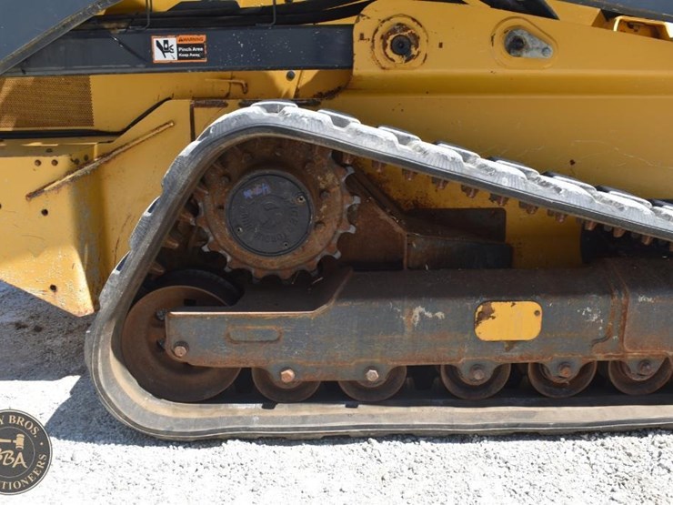 2019-deere-333g-image-34