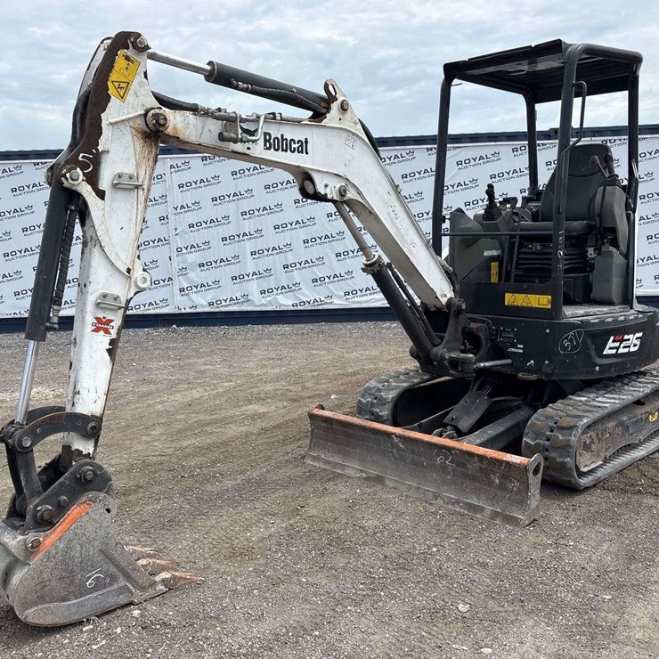 2021 BOBCAT E26