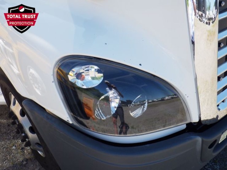 2020-freightliner-cascadia-125-image-4